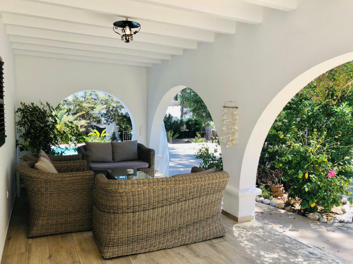 Chalet Torralba - Villa At Hotel Osiris سان أنطونيو المظهر الخارجي الصورة